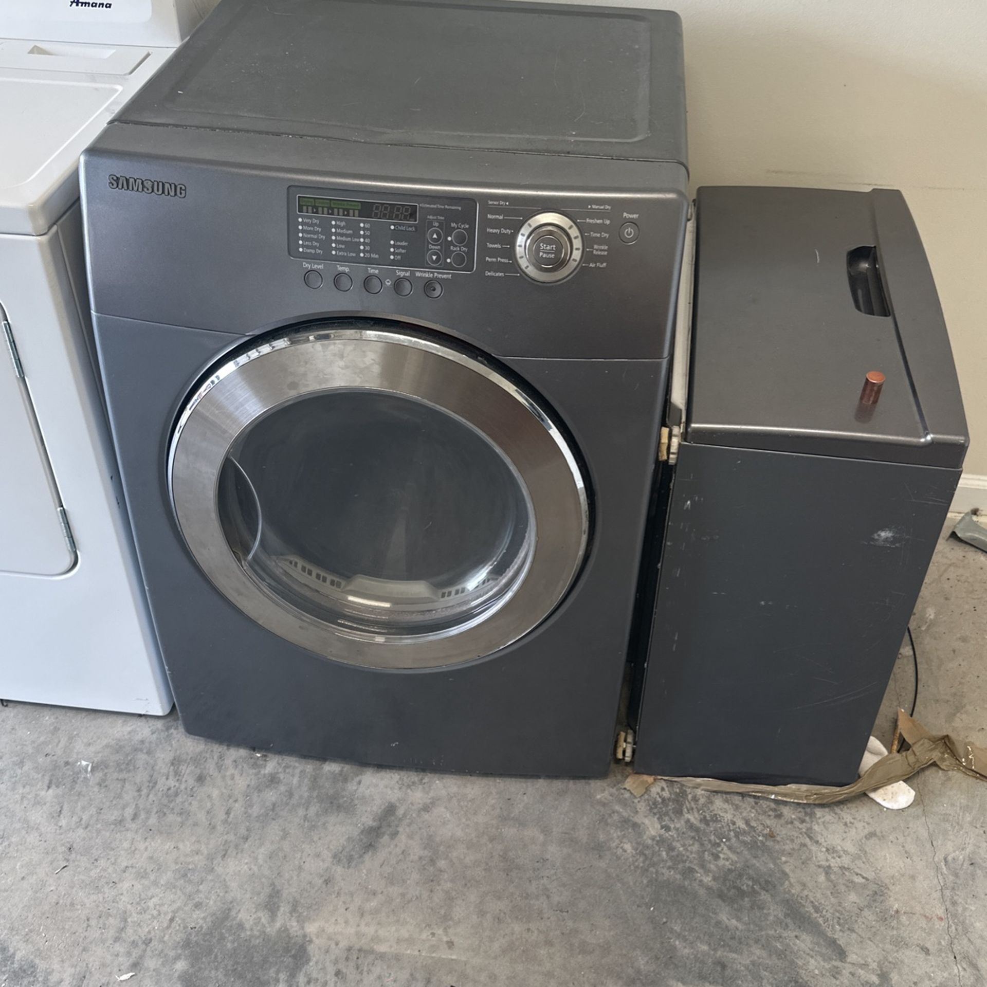 Samsung Dryer w/Pedestal 