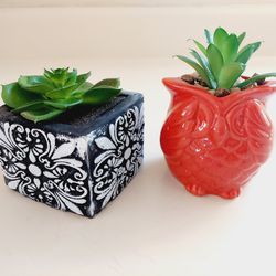 Set of 2 - 3" Miniature Rust Brown Owl & Black and White Geometric Paisley Floral Design Faux Succulent Terrariums Ceramic Planters. NEW without tags.