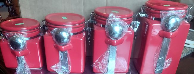 CANISTER SET WITH SPOONS & EZ GRIP HANDLE
