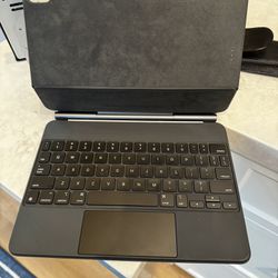 Apple 11 Inch iPad Keyboard 