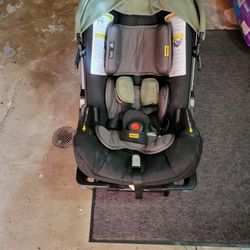 Doona Car Seat / Stroller Desert Green