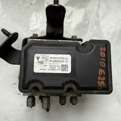 OEM 2010 Mercedes E350 ABS Pump