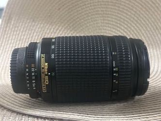 Nikkor AF 70-300 mm 1:4-5.6 Lens