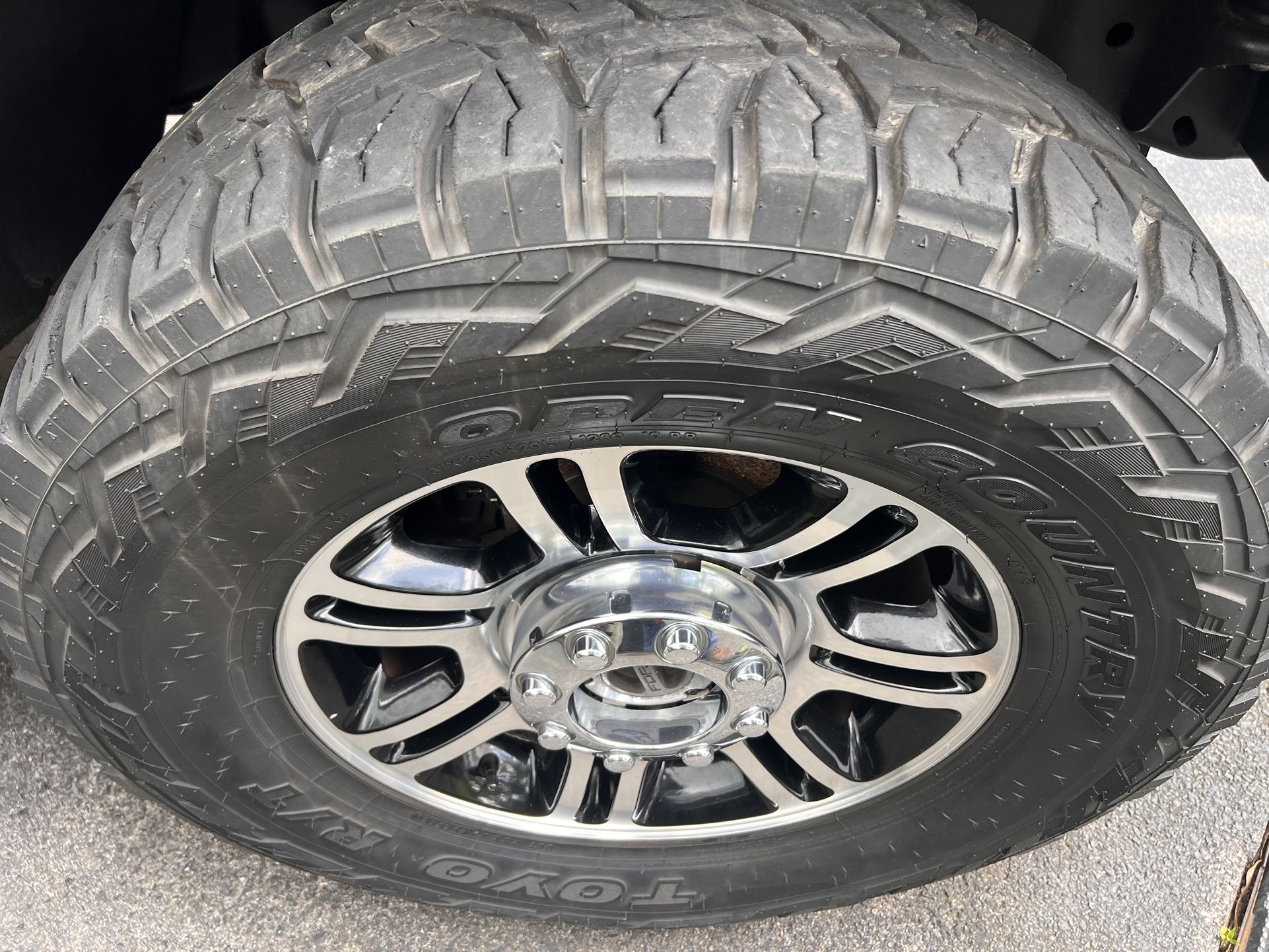 4 ea Toyo Open Country Tires 37 X 12.5 X 20