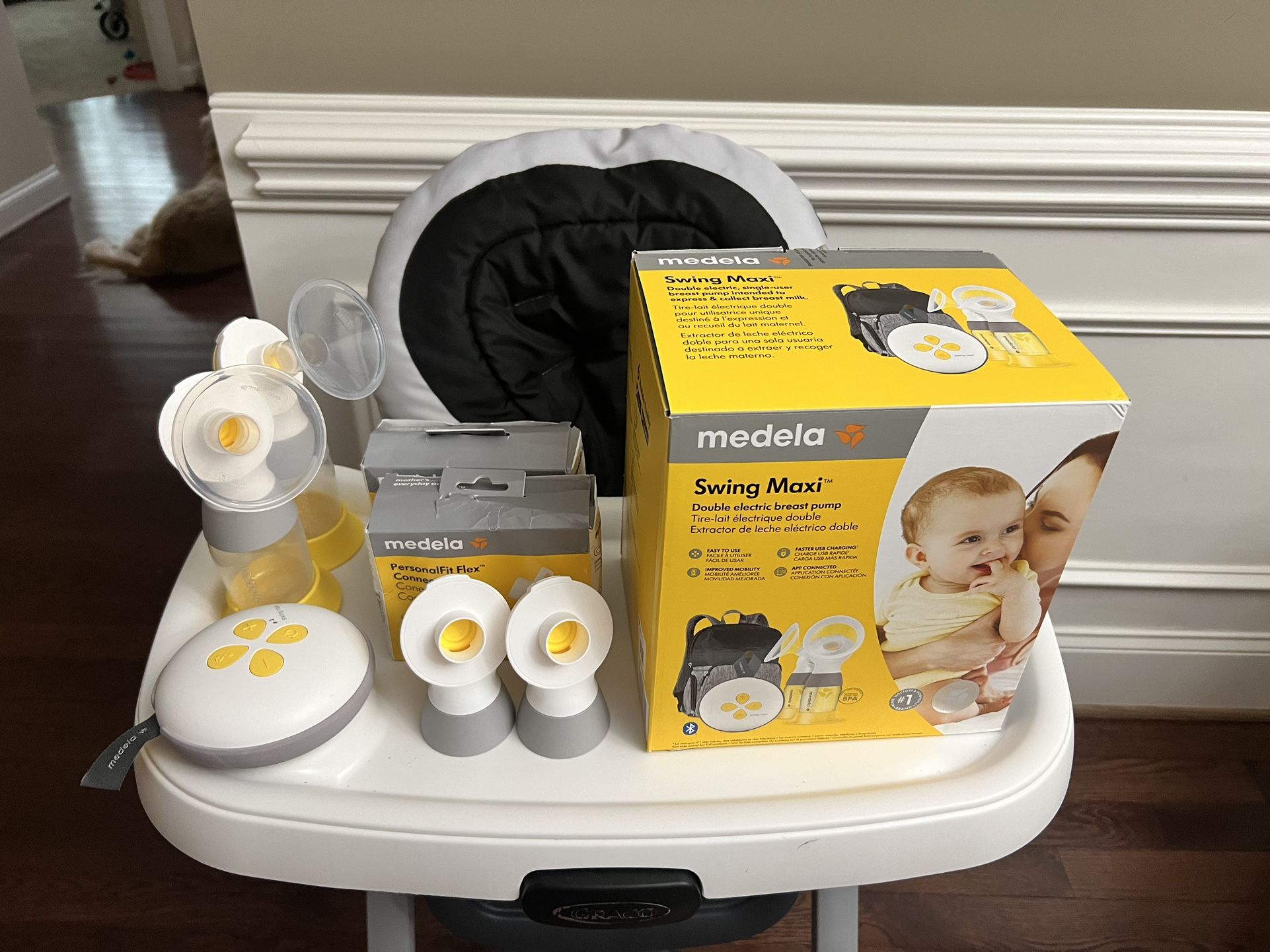 2 Medela Swing Maxi Breast Pumps
