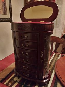Beautiful large tabletop jewelry chest