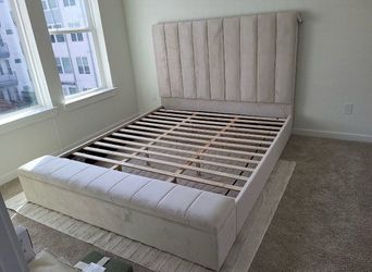 NEW IN BOX Beige Platform Storage Bed Frame Queen & King Size FINANCE available $54 down pmt