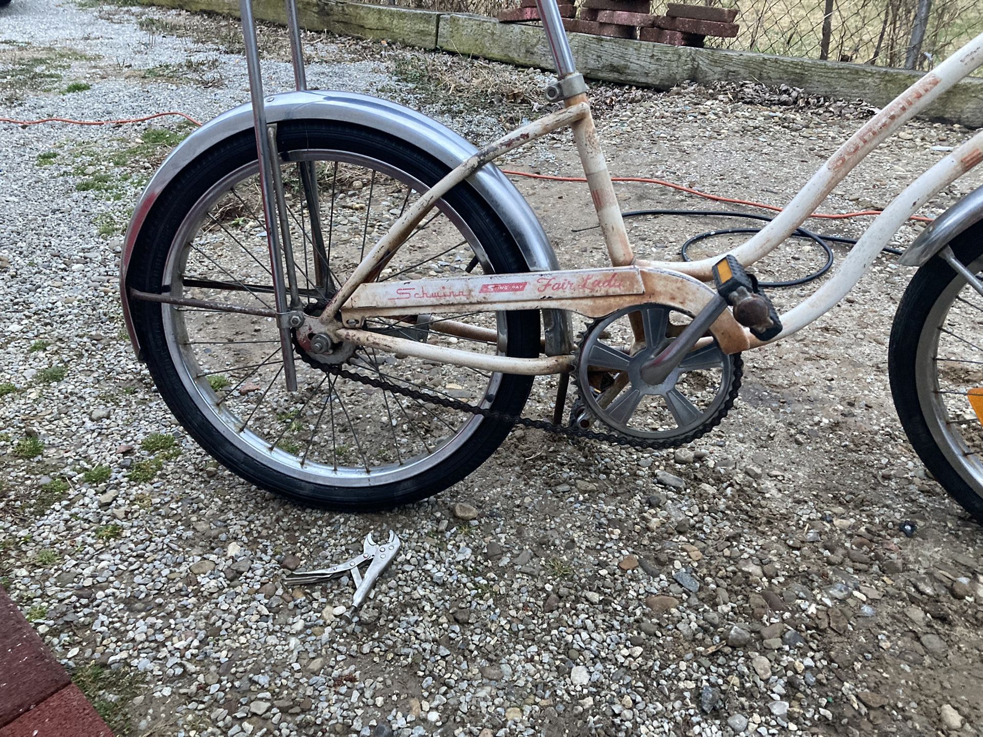 1976 Schwinn Stingray Fair lady 20” Bike All Rides Great
