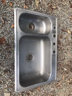 Sink and faucet (sold separate if preferred)
