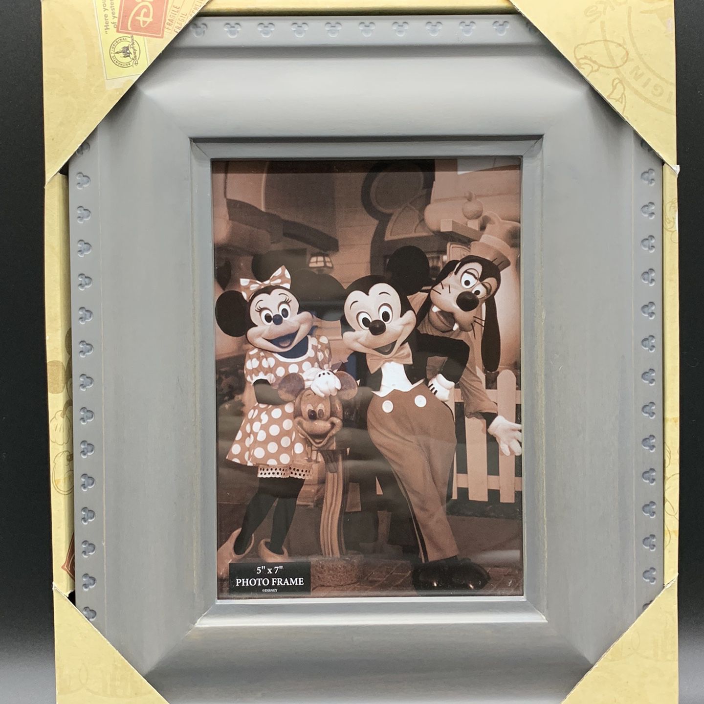 Custom Personalized Disney Love Picture Frame to Celebrate Your Vacation,  Mickey Picture Fame, Disney Home Decor Decorations Wedding Gifts 