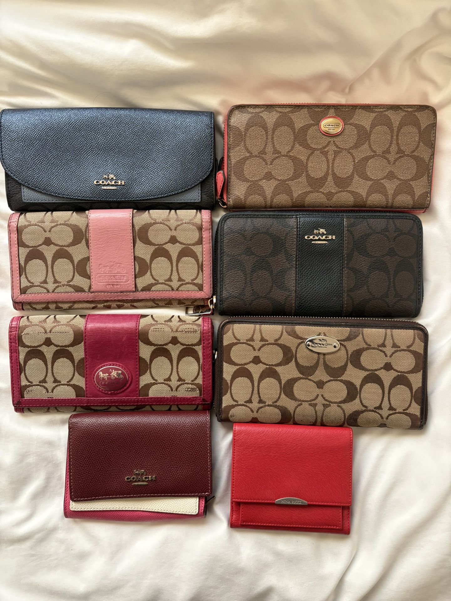 coach wallet lot