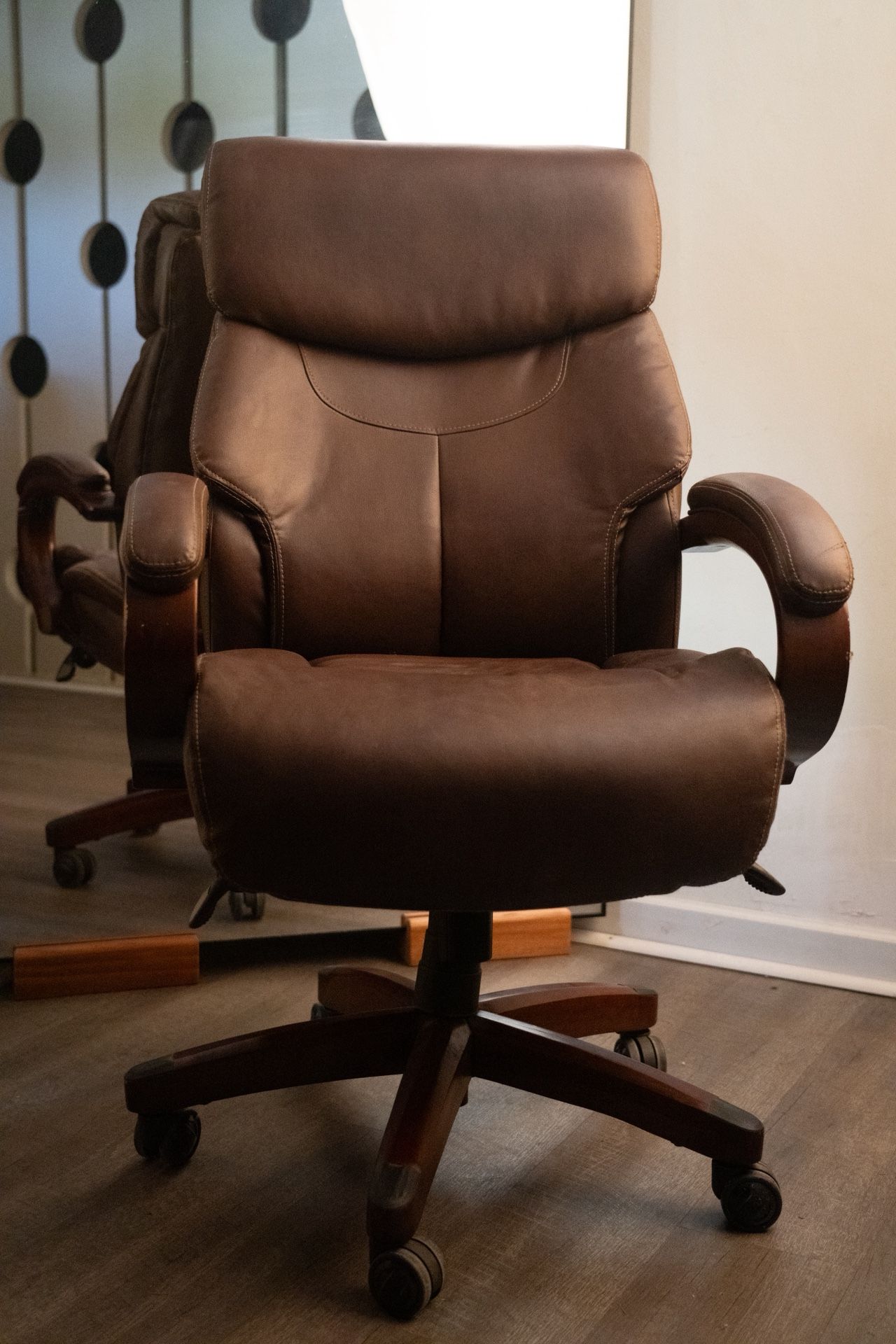 Brown Leather Lazboy Office Chairs (3)