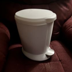 Mini Foot Pedal Trash Can