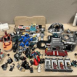 Random Collection Of Lego Sets 20+ Minifigures