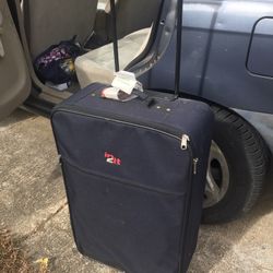 Nice 28 Inch Roll Around Luggage With Handle Only $20 Firm