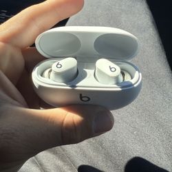 Beats Studio Buds - True Wireless Noise Cancelling Earbuds