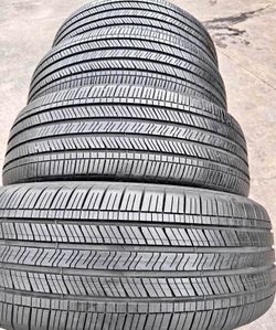 235/55/20 Goodyear 📍📍 Vendo un set de llantas con 80% de vida las 4 📍🌟