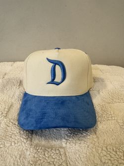 DISNEYLAND D SNAPBACKS 