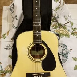 Yamaha FD02 Acoustic Guitar Gift Set 