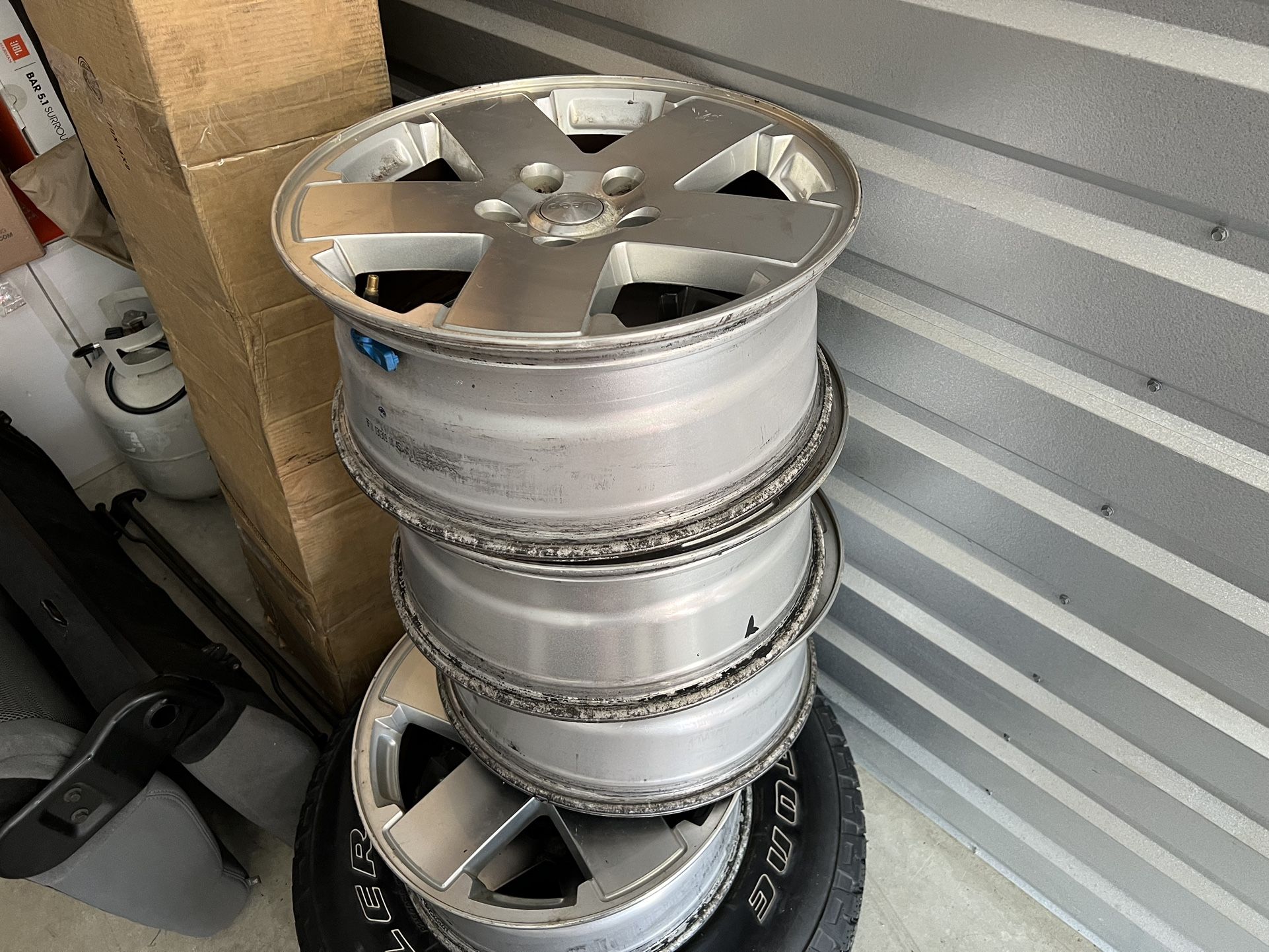 Jeep Wrangler Rims And Spare Tire. 5 Rims And Bridgestone Dueler A/T p255/70r18