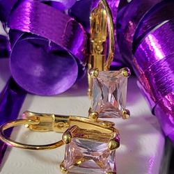 14K GP VINTAGE EARRINGS
,14K GOLD PLATED VINTAGE EARRINGS, BEAUTIFUL PINK STONE, LIKE NEW #1017
