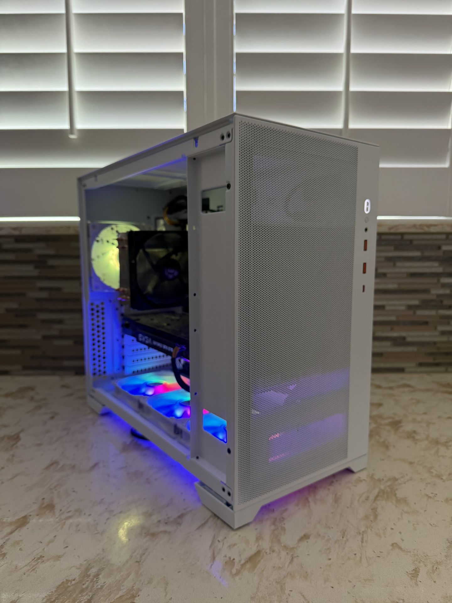 Gaming Setup || GeForce® GTX 1070 || Intel® Core™ i7-7700K || 16GB Ram || 250GB SSD || Win 10 Home