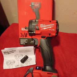 M18 MILWAUKEE FUEL 3/8+1/2 Adapter Impacto Con Batería $$200 Fijo