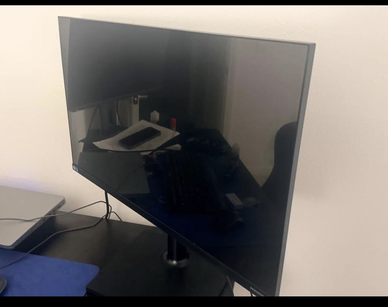 27’ Samsung Monitor