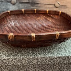 Weaved Oval Tray W/ Rope Type Accents. Great For Kitchen, Office, Or Serving Bread Etc.