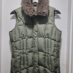 Ladies 4/6 Green Athletic Works Puffer Vest with Faux Fur Collar