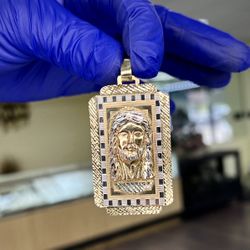 14K Gold Jesus Pendant 