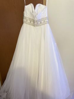 Size 6 Strapless Wedding Dress And Preservation Kit Thumbnail