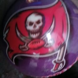 Buckineer Bowling ball