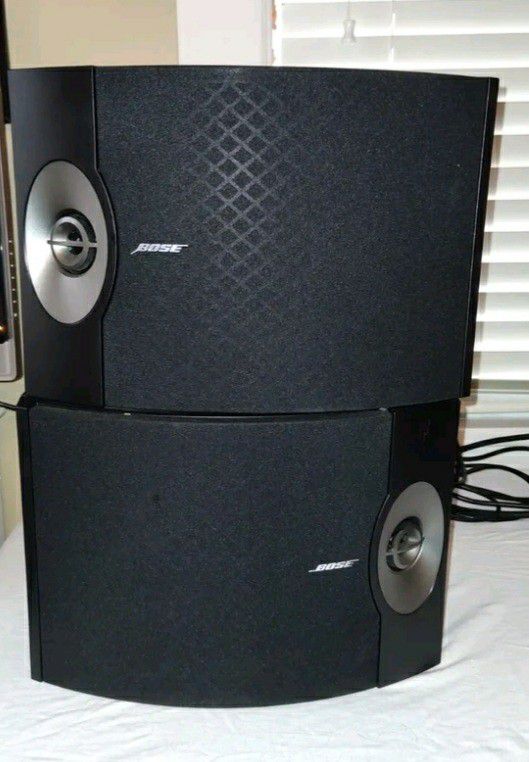 Bose 301 Speakers Left And Right.  Pair Set