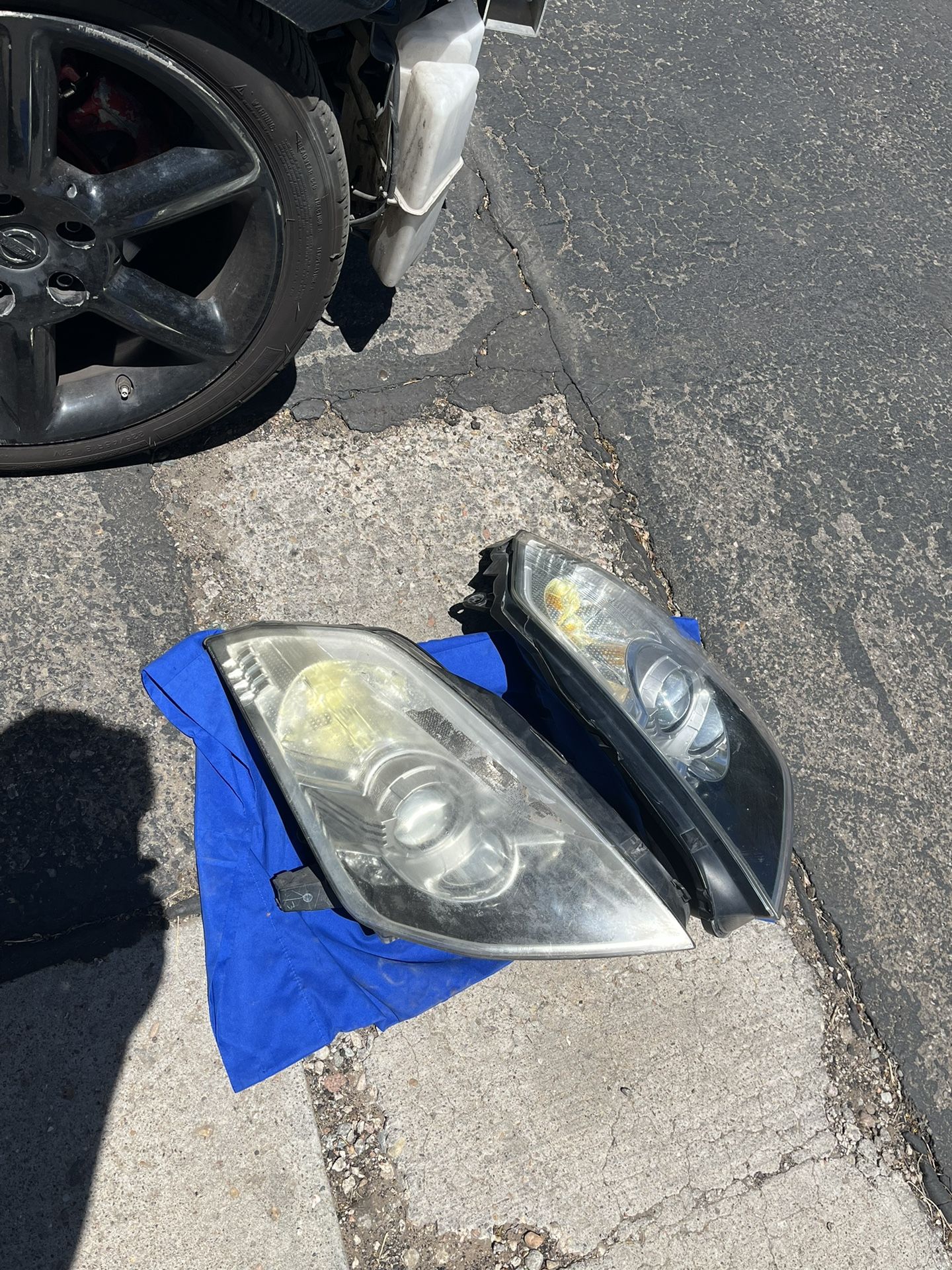 06-08 OEM 350z Headlights