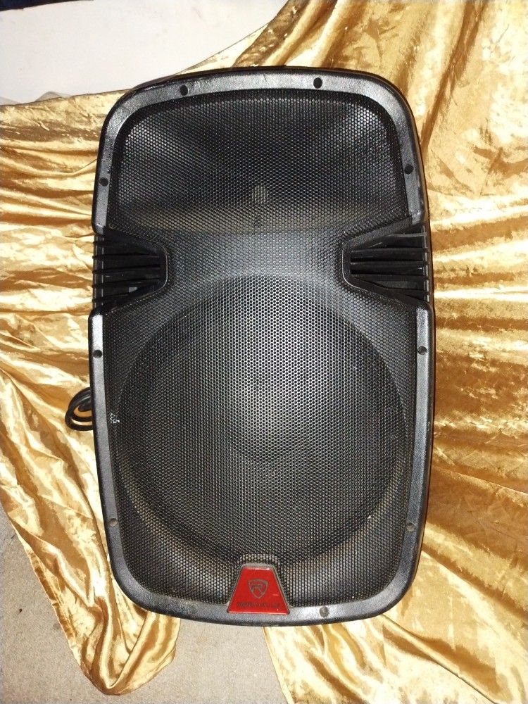 Rockville RAM15BT V2, a rechargeable powered PA DJ speaker. 