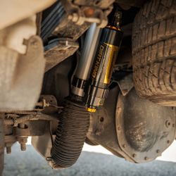 Dirt King 2.5 Smooth Rear Body Shocks | DCA Piggyback Reservoir