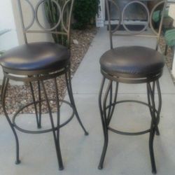 2 Bar Stools Excellent Condition Like New 29"