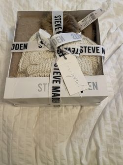 Steve Madden scarf and beanie set BRAND NEW 