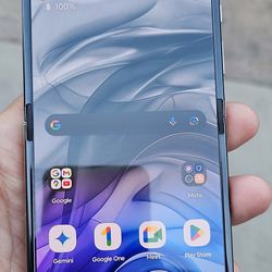 Moto Razar 2024 256gb 8 Ram