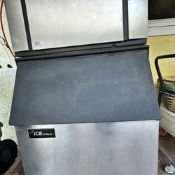 Commercial Ice Maker