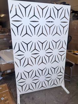 Cofar Metal Privacy Screen Outdoor 72" H×44" W -White Freestanding Outdoor Privacy Panels with Stand, Decorative Fence for Patio, Deck, Balcony（Floral