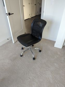 Black Office Chair, Almost New Used For 2 Months