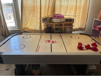 Harvard air hockey table