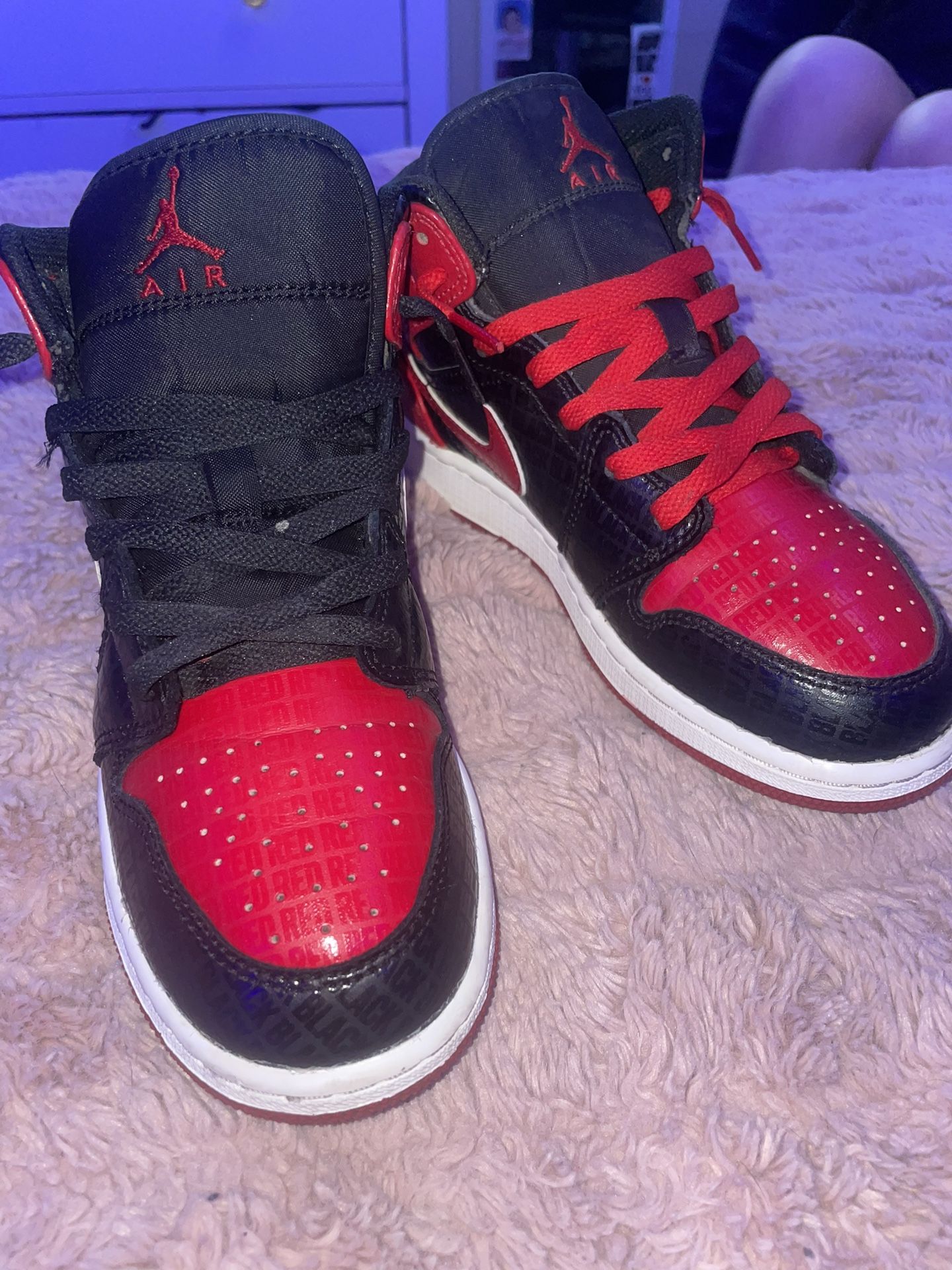 Jordan 1 Mids Bred 4.5 Youth 