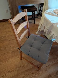 4 dining chairs
