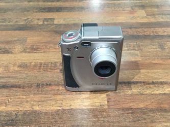 LEICA DIGILUX 4.3 DIGITAL CAMERA