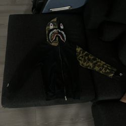 Bape Hoodie Used 