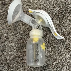 Medela Harmony Manual Breast Pump