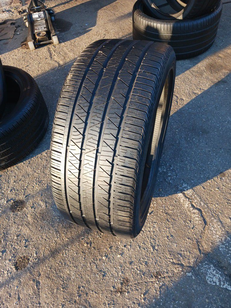 1 Used Tire Continental Crosscontact Size 285/40/22